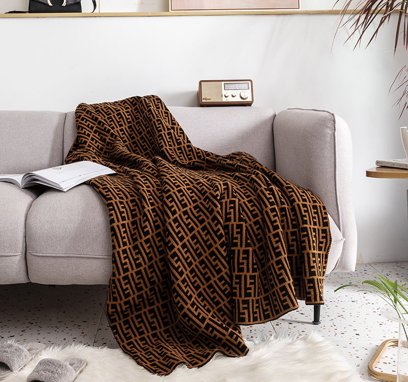 Luxury Black And Gold E Letter Woven Throw Blanket