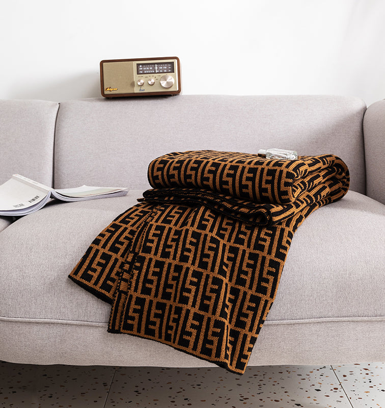 Luxury Black And Gold E Letter Woven Throw Blanket